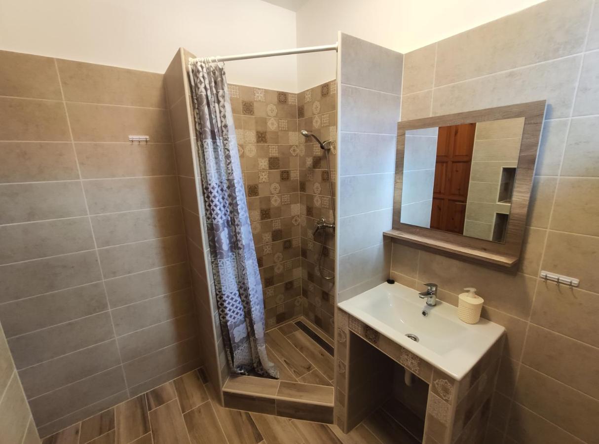 Royal Apartman Hajdúszoboszló 外观 照片