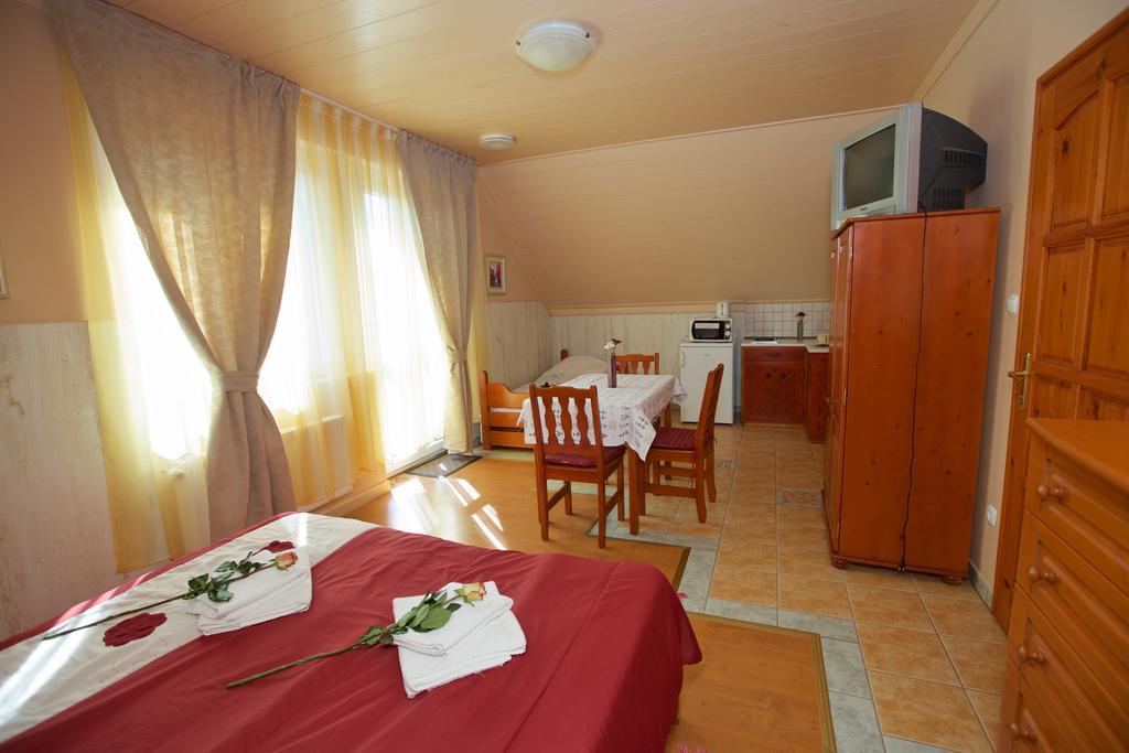 Royal Apartman Hajdúszoboszló 外观 照片